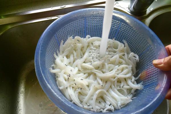 银鱼鸡蛋汤的做法图解4