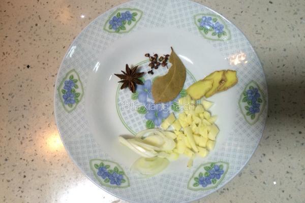 红烧肉炖蘑菇的做法图解4