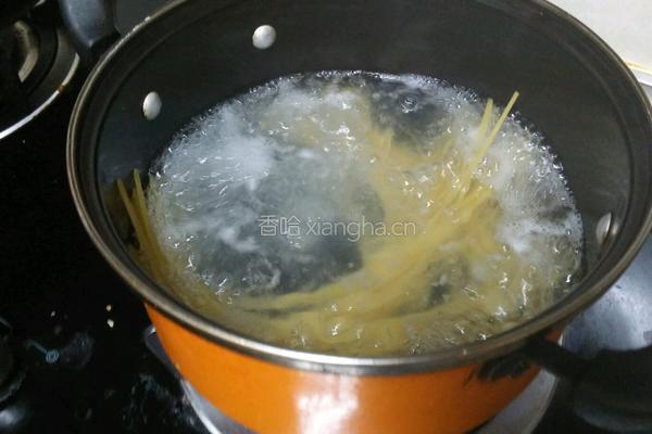 黑椒牛柳炒意面的做法图解5