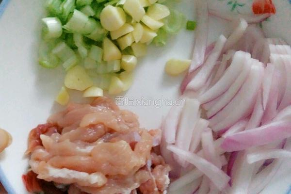 豆角焖面的做法图解2