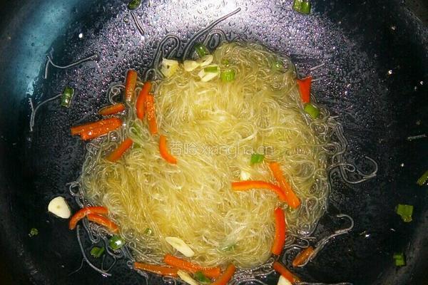 菠菜炒粉丝的做法图解6