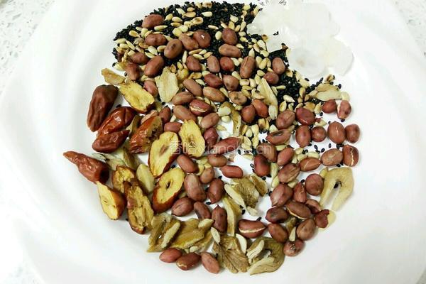 自制杏仁茶的做法图解2