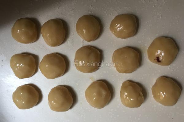 黄莲蓉月饼的做法图解7