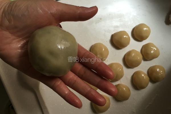 黄莲蓉月饼的做法图解8