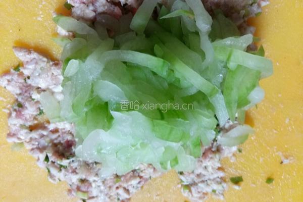 猪肉冬瓜馅饺子的做法图解4