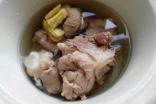 筒子骨萝卜汤的做法图解6