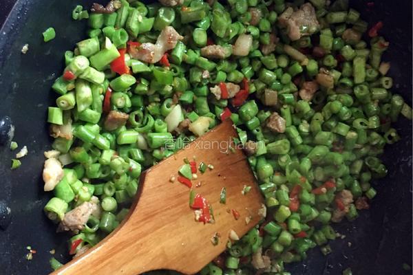 青椒炒豆角的做法图解7