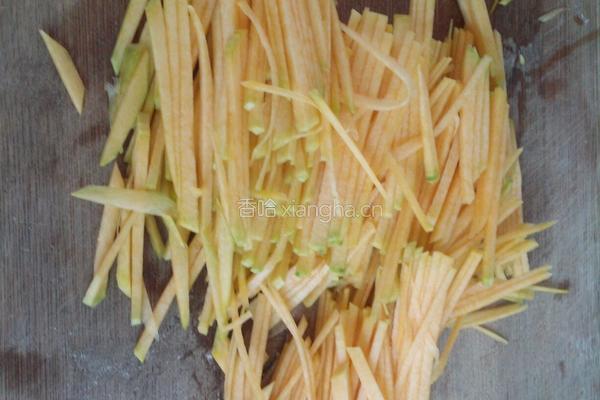 南瓜丝炒肉的做法图解1