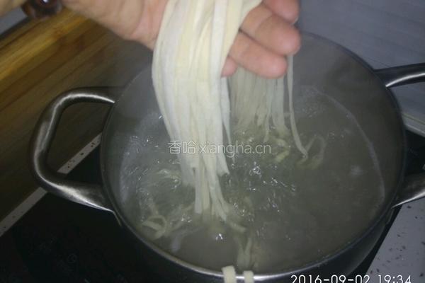 打卤手擀面的做法图解16