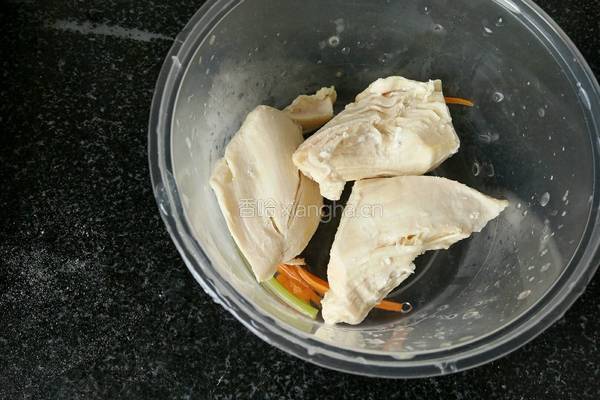 凉拌鸡肉的做法图解2