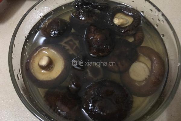 香菇排骨的做法图解2