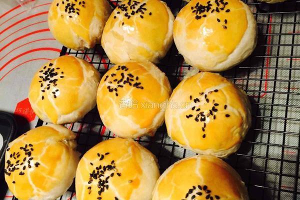 玫瑰豆沙蛋黄酥的做法图解17