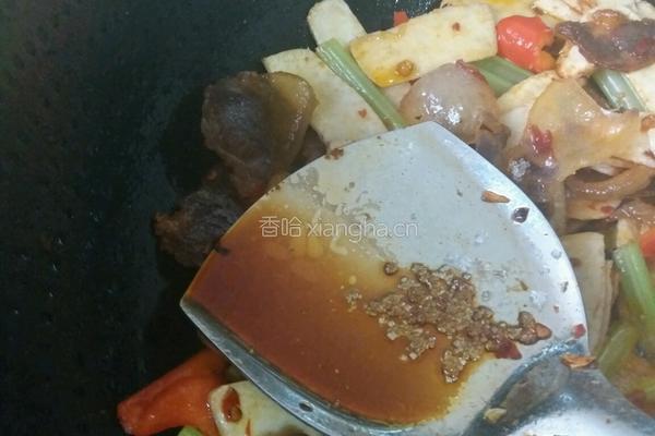 腊肉炒老芋头的做法图解8