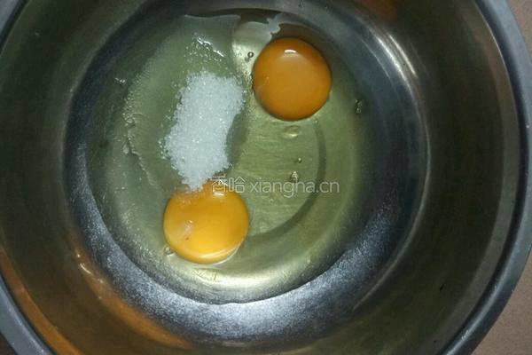 微波炉杯子蛋糕的做法图解2