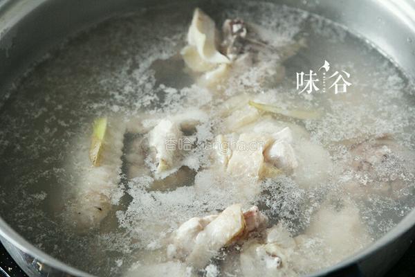 猴头菇炖鸡的做法图解3
