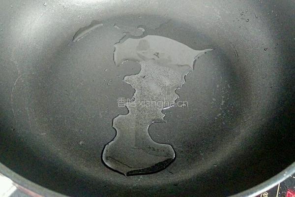 酱焖鲤鱼的做法图解2