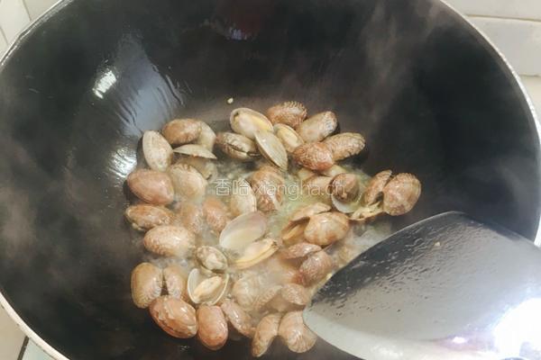 黄豆芽炖粉条的做法图解3