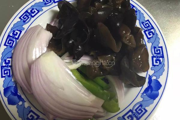 陈醋木耳的做法图解2