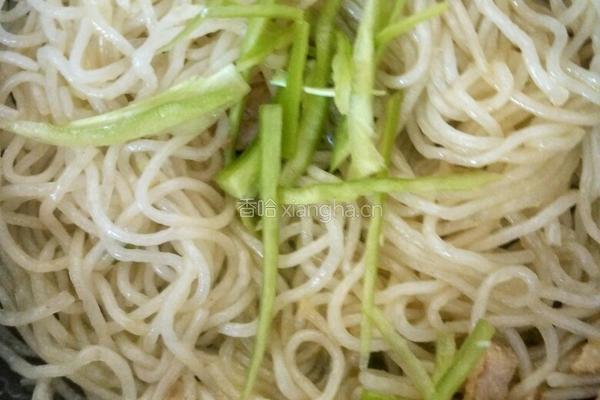 鸡肉炖粉条的做法图解4