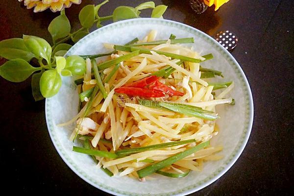 土豆炒鸡胸肉的做法图解5