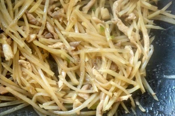 土豆炒鸡胸肉的做法图解4
