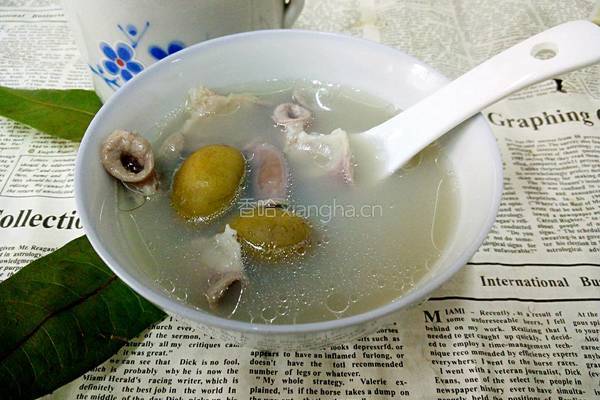 青橄榄炖猪粉肠的做法图解7