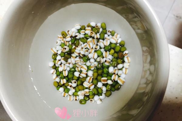 皂米绿豆薏米粥的做法图解3