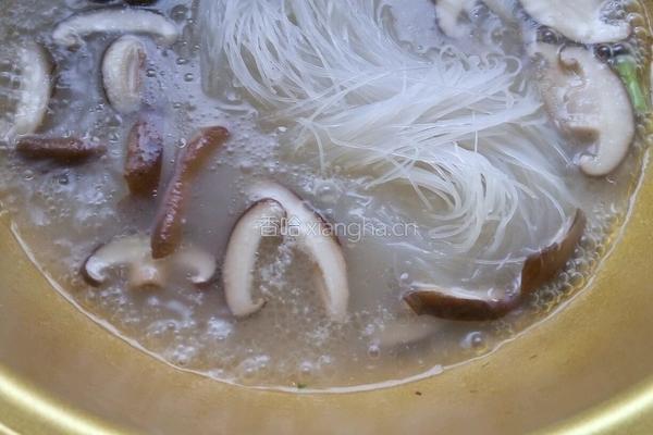 香菇粉丝汤的做法图解5
