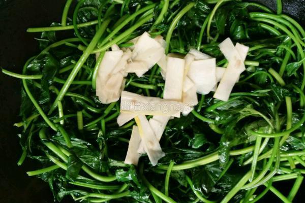 蕃薯叶炒酸笋的做法图解3