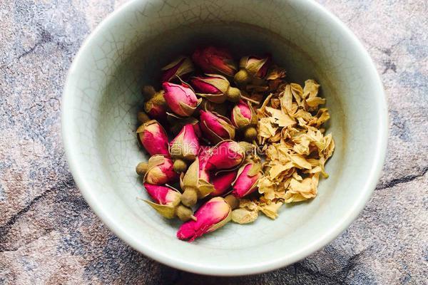 茉莉玫瑰花茶的做法图解1