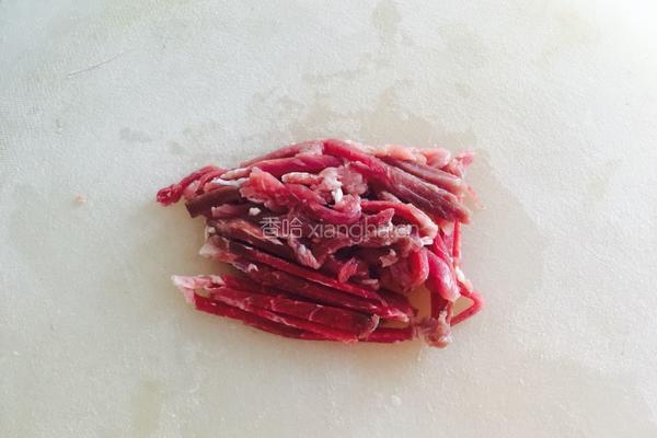 黑椒牛柳炒意粉的做法图解1