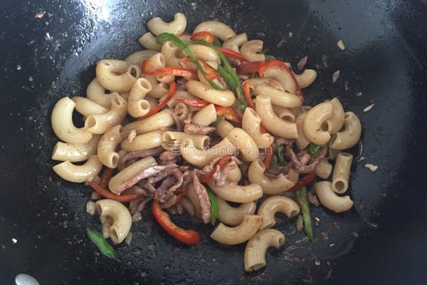 黑椒牛柳炒意粉的做法图解10