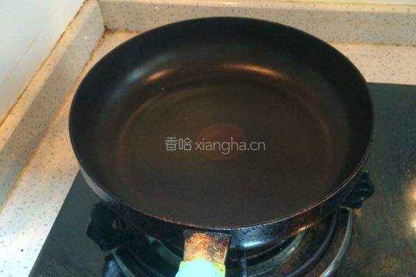 火腿肠煎蛋的做法图解3