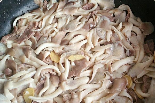 肉片烧蘑菇的做法图解5