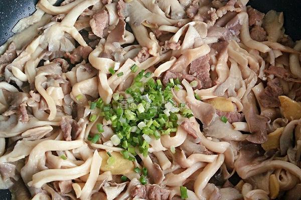 肉片烧蘑菇的做法图解6
