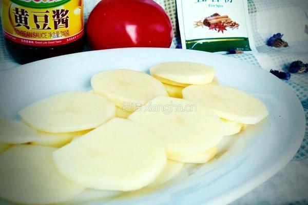 五香土豆片的做法图解1