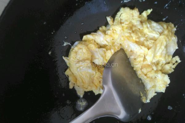 韭菜鸡蛋水饺的做法图解3