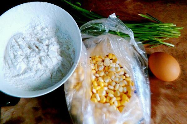 玉米煎饼的做法图解1