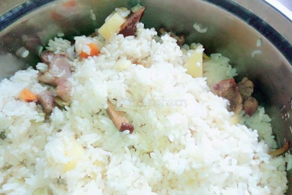 土豆香肠焖饭的做法图解11