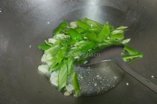 青椒炒肉丁的做法图解6