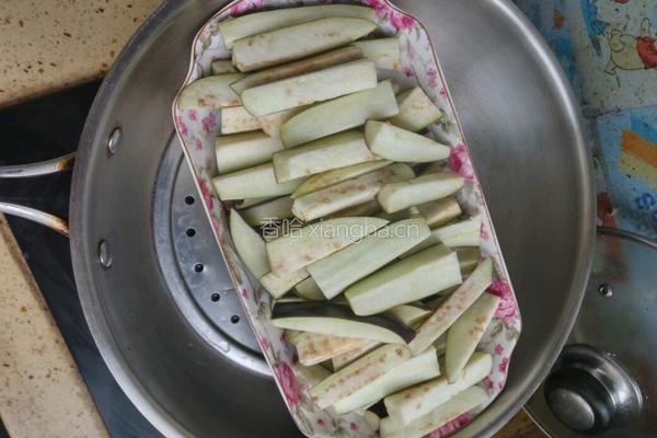 蚝油蒸茄条的做法图解2
