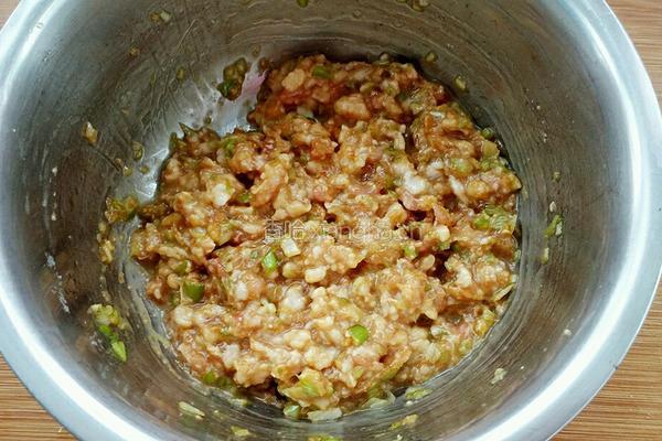 茄子肉包子的做法图解8
