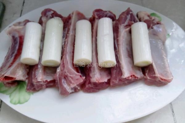 蒜香排骨的做法图解1