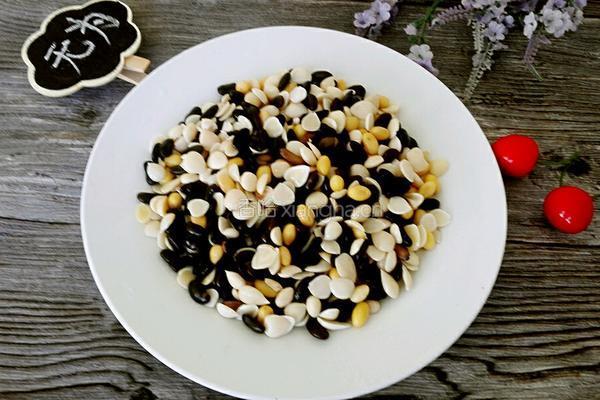 黑豆杏仁杂拌菜的做法图解5