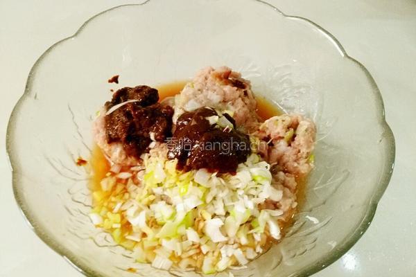 酱肉包子的做法图解2