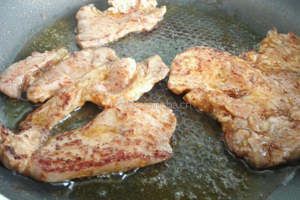 香煎梅花肉的做法图解3