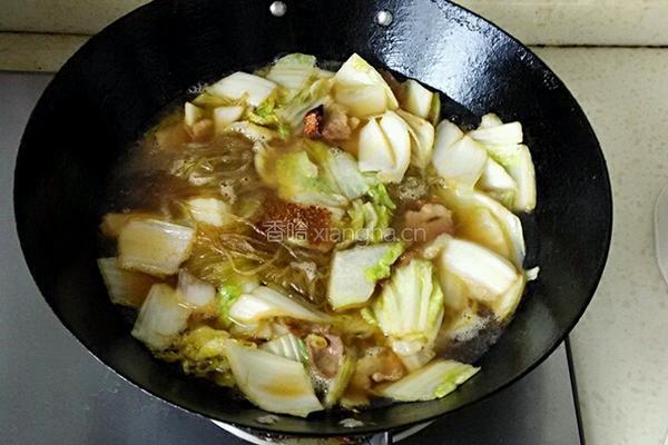 白菜猪肉炖粉条的做法图解6