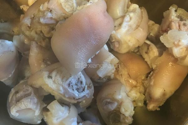 黄豆焖猪蹄的做法图解2