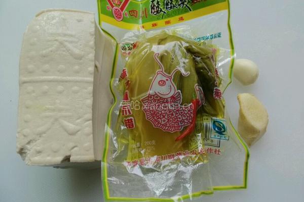 泡菜豆腐汤的做法图解1