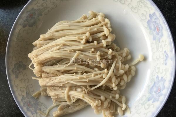金针菇的做法图解1